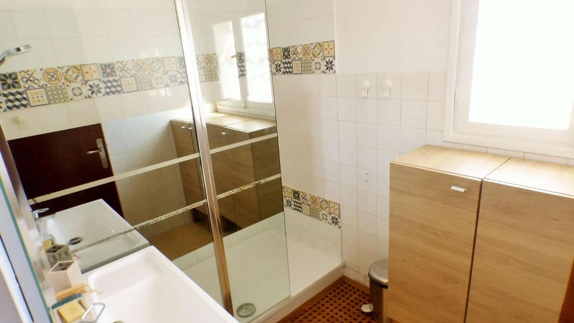 A 200 M De La Plage, Appartement 2 Chambres Avec Terrasse Vue Mer ! Parking Prive La Seyne-sur-Mer 0*,
