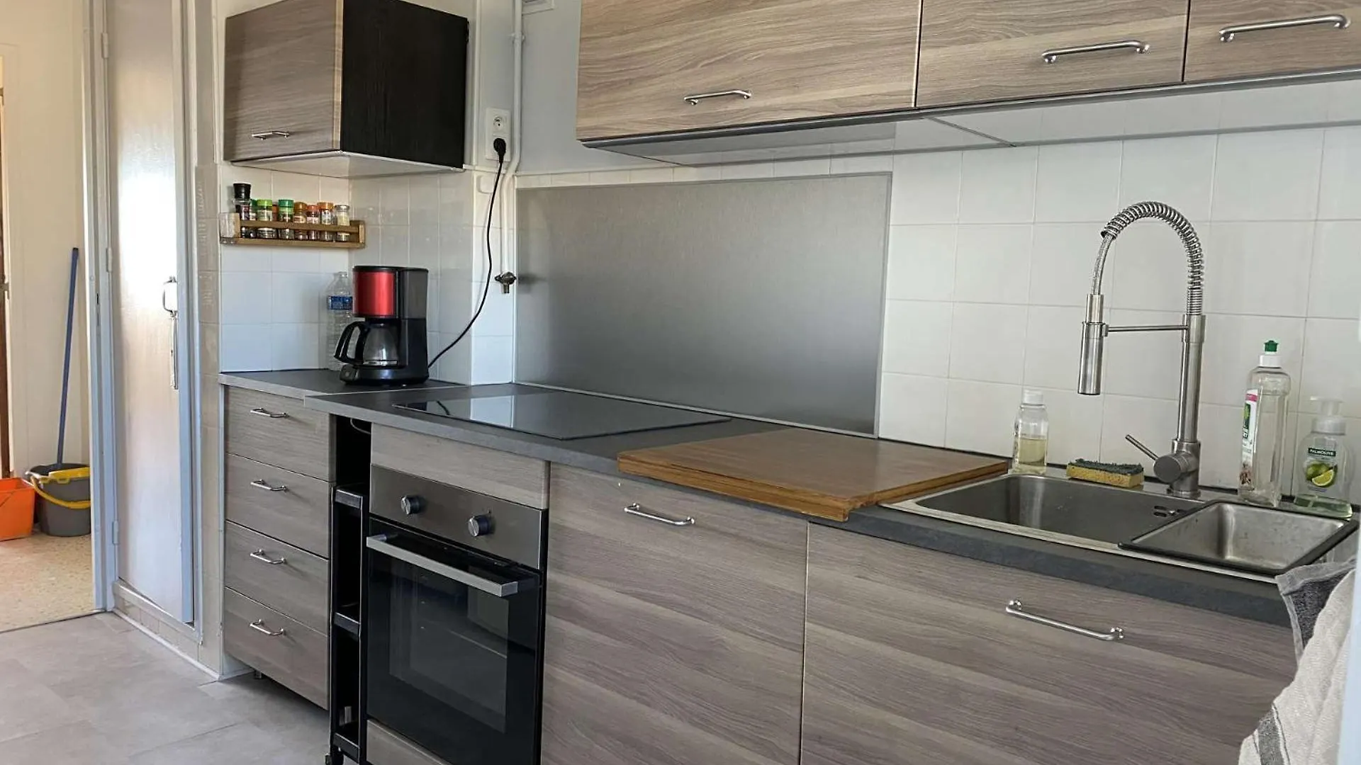 A 200 M De La Plage, Appartement 2 Chambres Avec Terrasse Vue Mer ! Parking Prive La Seyne-sur-Mer 0*,