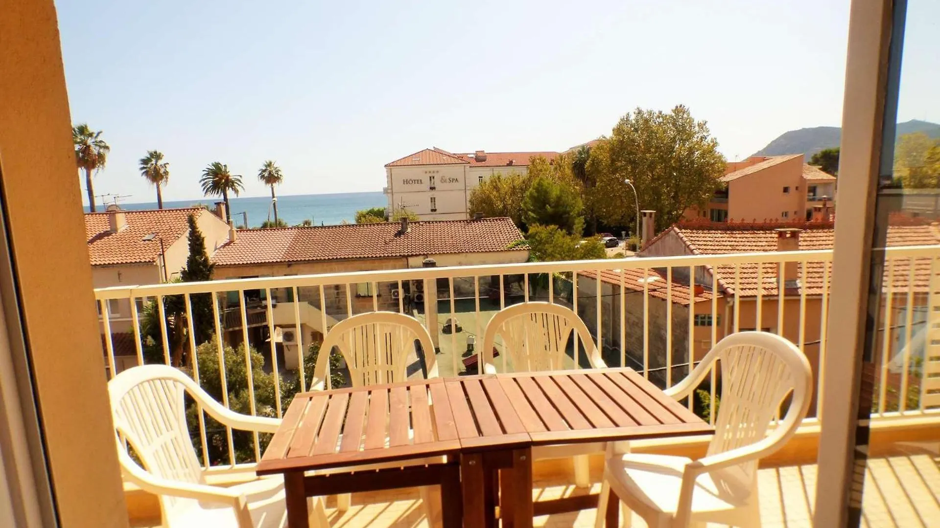 A 200 M De La Plage, Appartement 2 Chambres Avec Terrasse Vue Mer ! Parking Prive La Seyne-sur-Mer