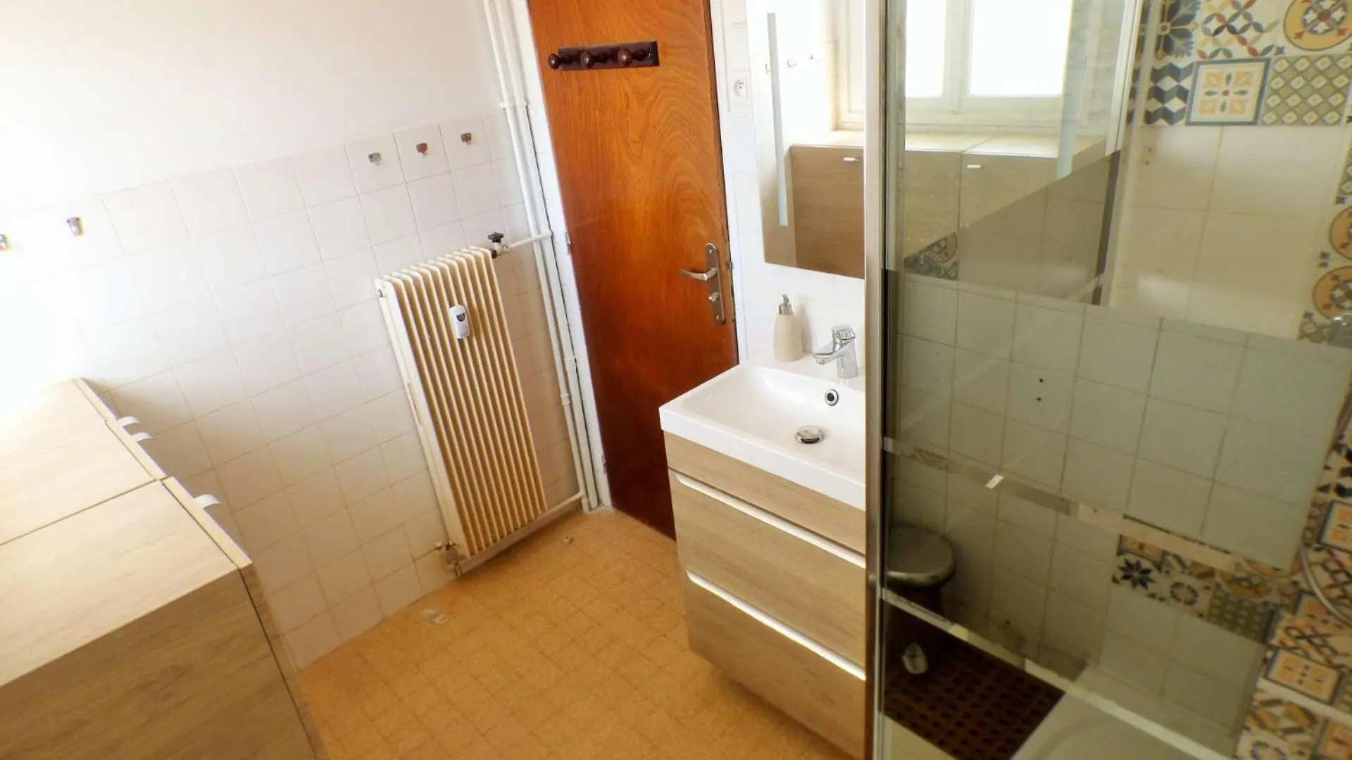 A 200 M De La Plage, Appartement 2 Chambres Avec Terrasse Vue Mer ! Parking Prive La Seyne-sur-Mer Apartment