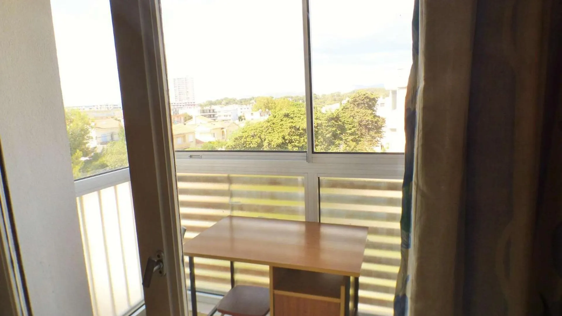A 200 M De La Plage, Appartement 2 Chambres Avec Terrasse Vue Mer ! Parking Prive La Seyne-sur-Mer 0*,  France