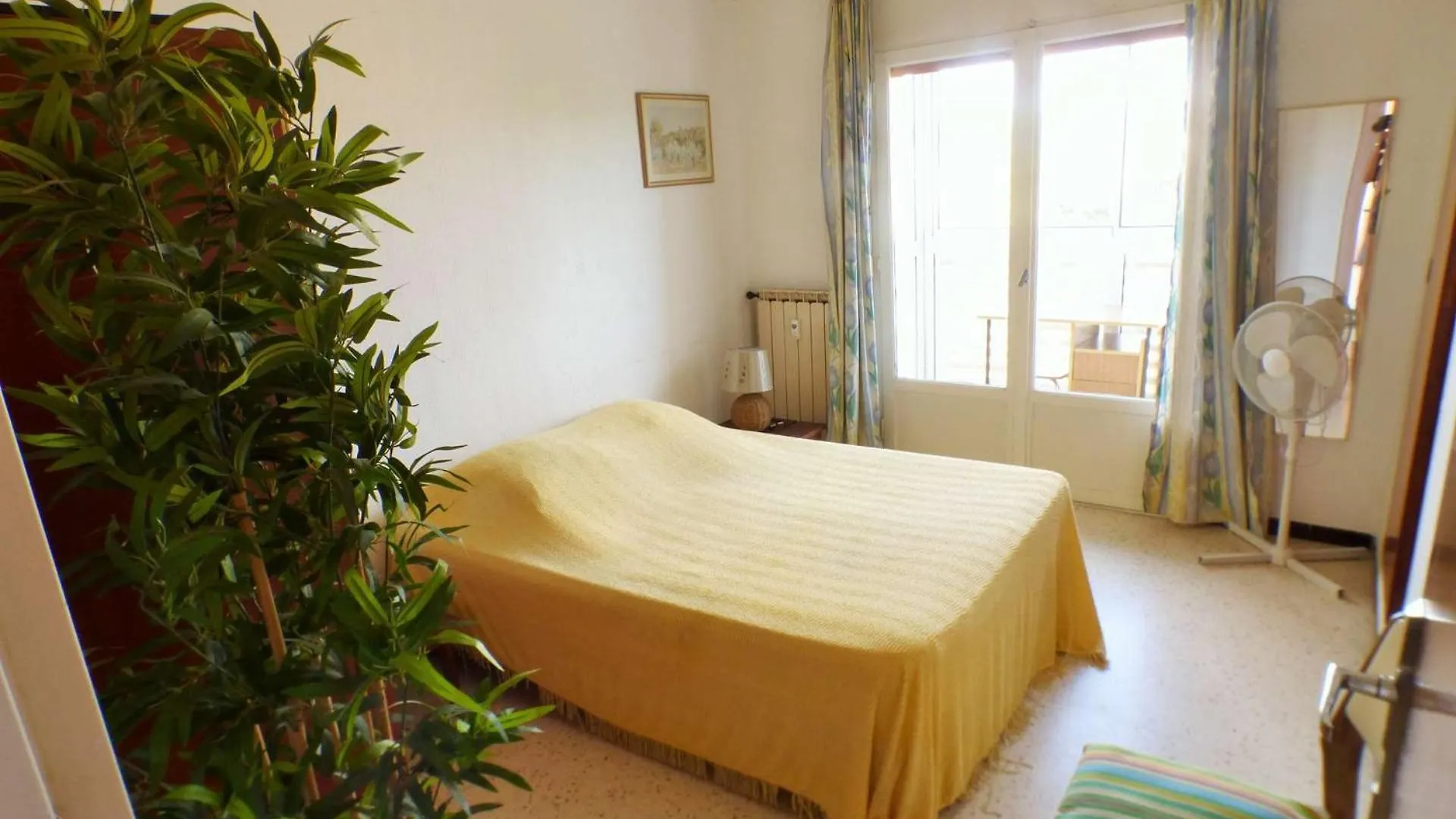 A 200 M De La Plage, Appartement 2 Chambres Avec Terrasse Vue Mer ! Parking Prive La Seyne-sur-Mer Apartment