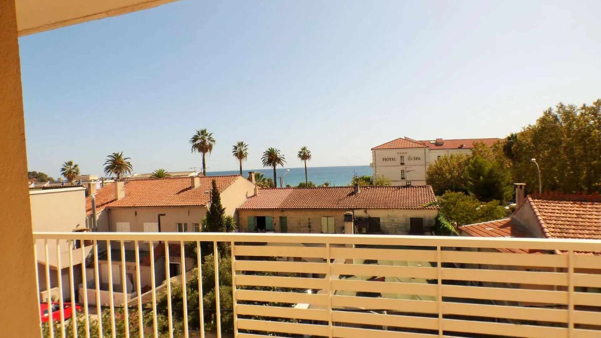 Apartment A 200 M De La Plage, Appartement 2 Chambres Avec Terrasse Vue Mer ! Parking Prive La Seyne-sur-Mer