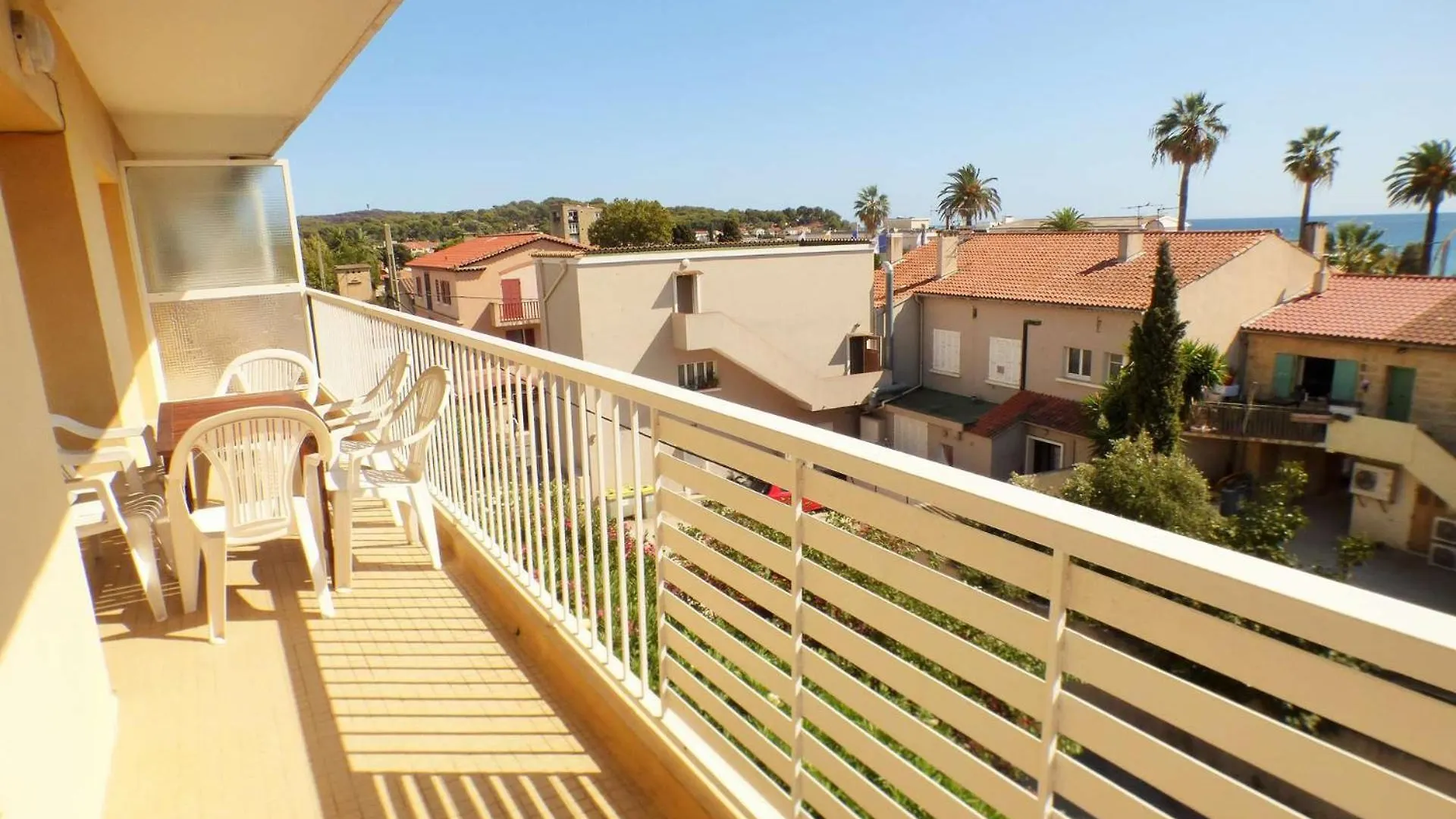 A 200 M De La Plage, Appartement 2 Chambres Avec Terrasse Vue Mer ! Parking Prive La Seyne-sur-Mer