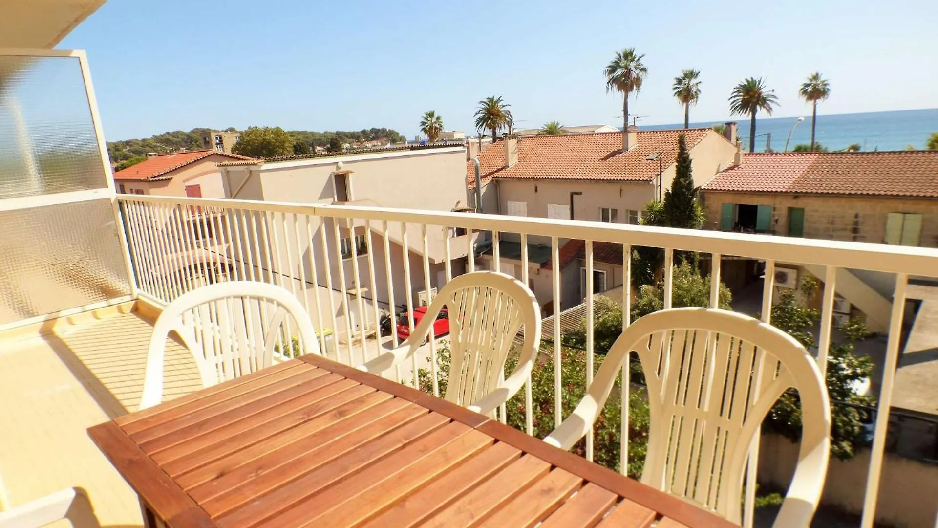 Apartment A 200 M De La Plage, Appartement 2 Chambres Avec Terrasse Vue Mer ! Parking Prive La Seyne-sur-Mer